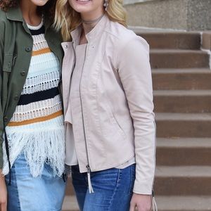 my fav leather jacket🥺